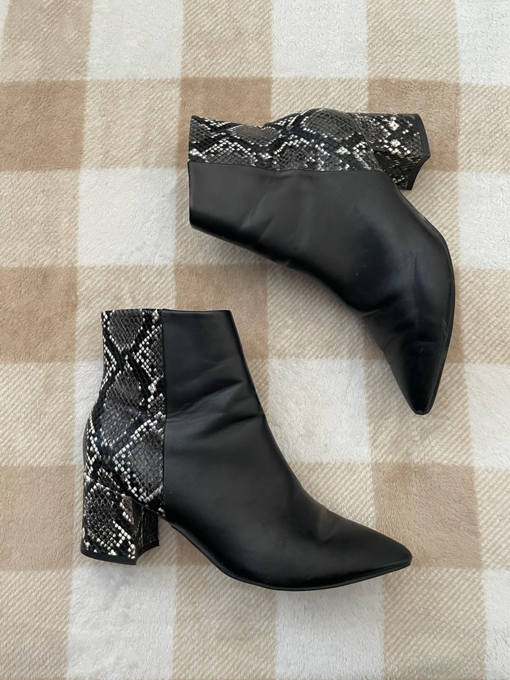 Nine West Women’s 6M Black Ankle Boots with Snake-Print Heel